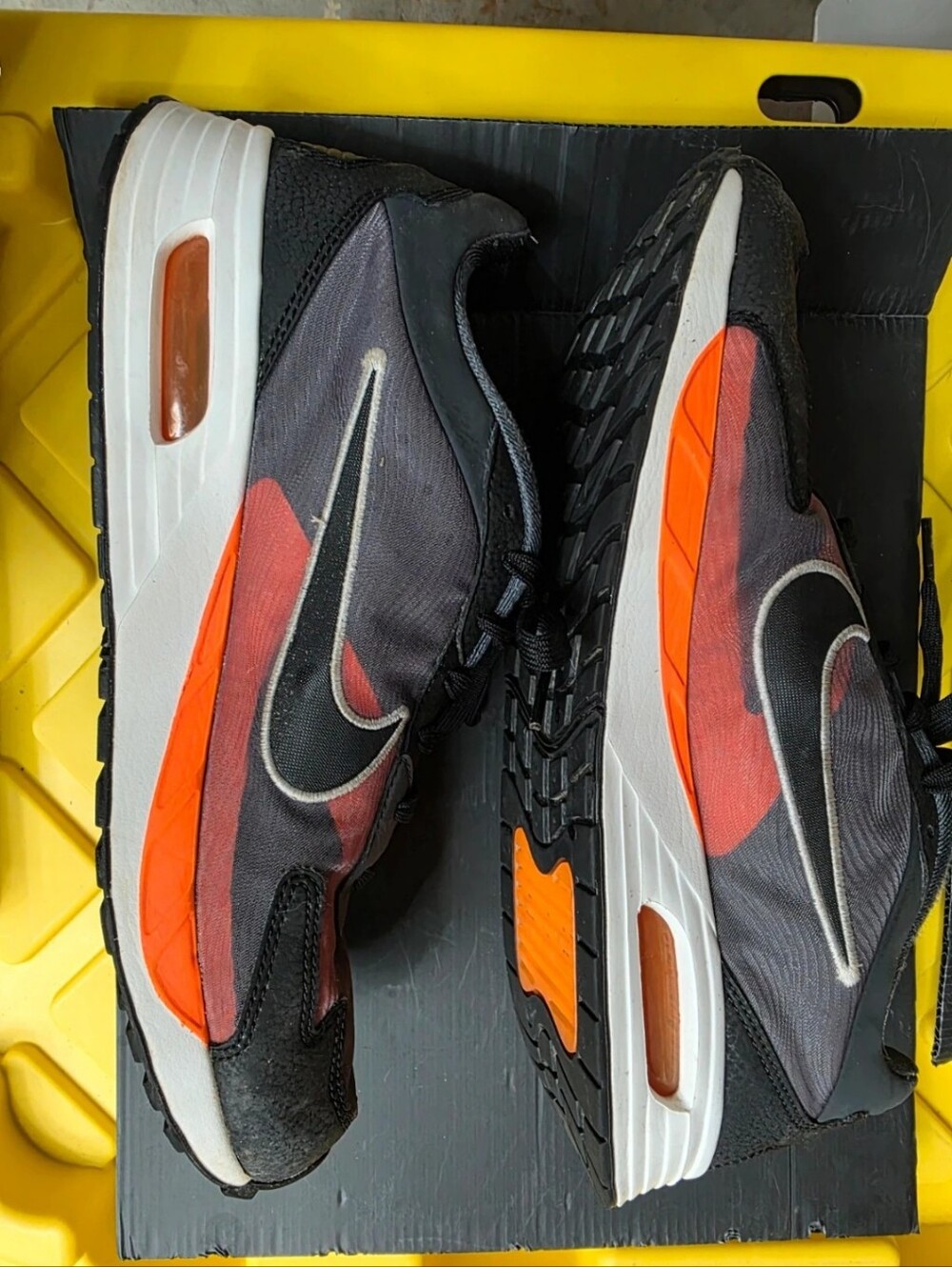 11mens Nike Air Max Solo